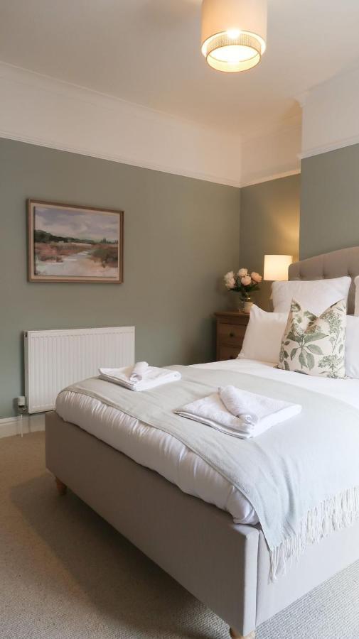 Luxury Living Outside The City Walls - Sleeps Six! 切斯特 外观 照片