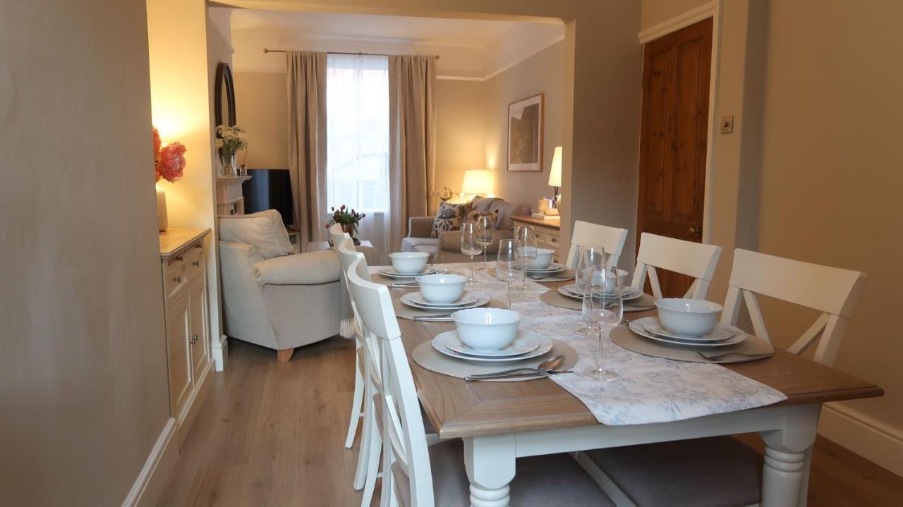 Luxury Living Outside The City Walls - Sleeps Six! 切斯特 外观 照片