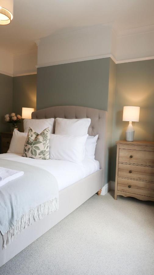 Luxury Living Outside The City Walls - Sleeps Six! 切斯特 外观 照片