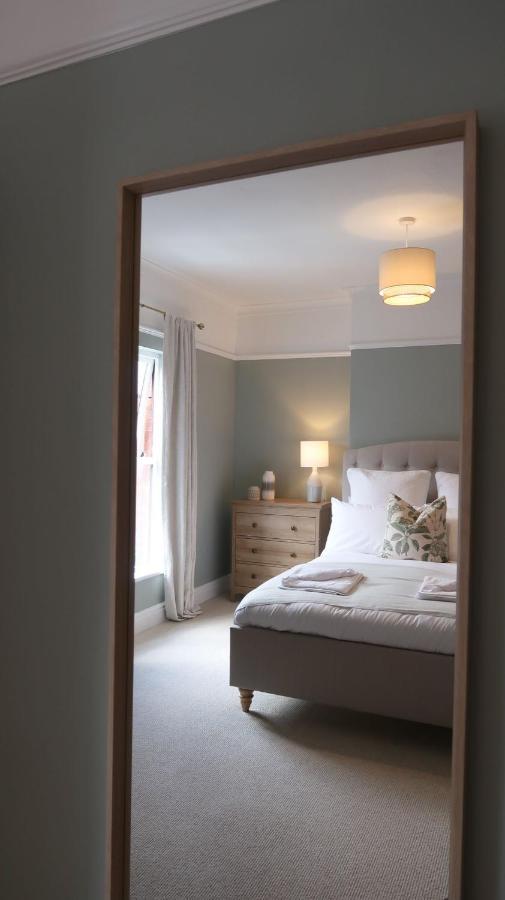 Luxury Living Outside The City Walls - Sleeps Six! 切斯特 外观 照片